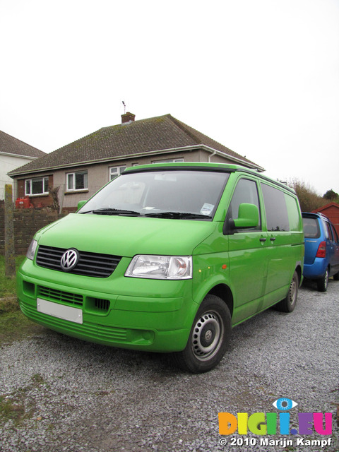 SX12331 VW campervan with popup